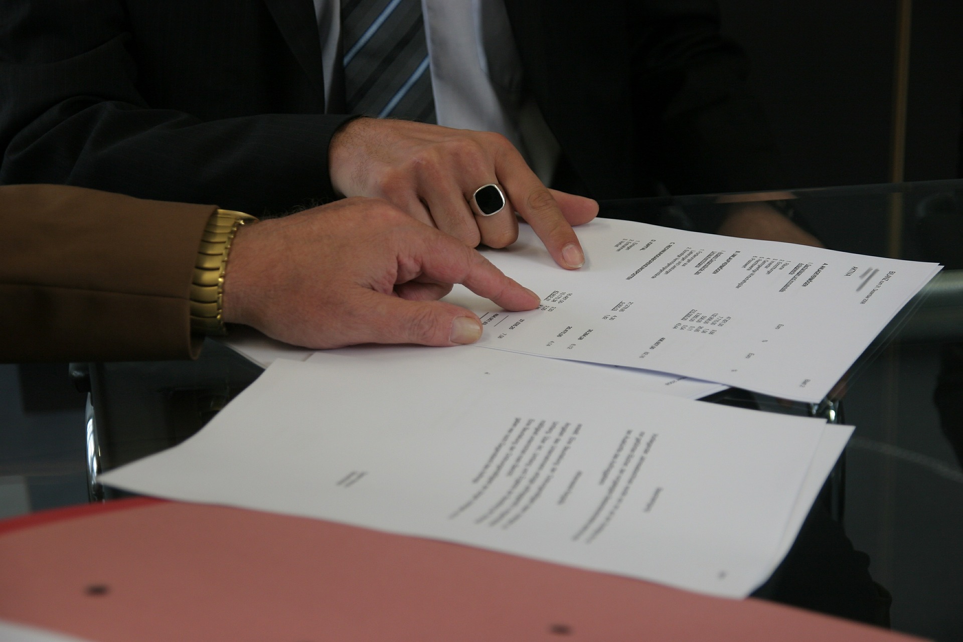 Los contratos entre partes relacionadas